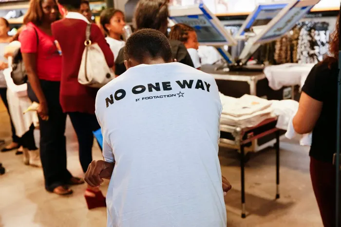 No One Way · LA — photo 16